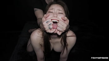Gadis Jepang Pertama Kali Dientot Kontol Besar