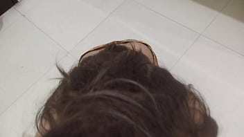 Kakak Tiriku Tak Sabar Menjilati Memekku Yang Basah, Aku Jadi Mainan Favoritnya Yang Baru (bagian-1)