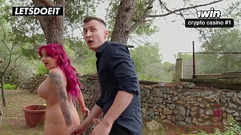 Ibu Tiri Berbodi Sempurna Tak Bisa Berhenti Menggoda Anak Tirinya Di Alam Terbuka – Milf Latina Seksi