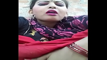 Desi Bhabhi Memainkan Jari-jarinya Yang Basah