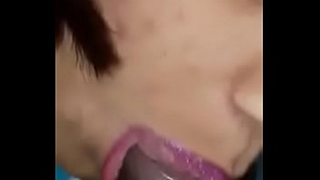 Suami Ngesex Mulut Malam Ini, Desi Blowjob Dengan Suara Erotis