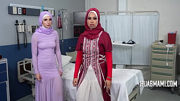 Dokter Kafir Putih Suntik Sperma Panas Ke Selangkangan Istri Arab Yang Menggoda Saat Periksa Kesuburan