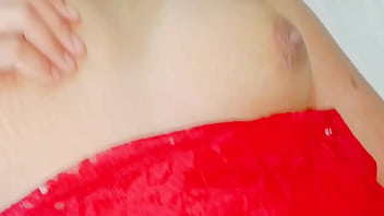 Ibu Tiri Berdaster Merah Menggodaku Dengan Bicara Kotor Hindi