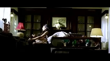 Adegan Panas Dan Menggairahkan Di Film India