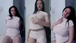 Ochi Bergoyang Dengan Body Hotnya Yang Menggoda
