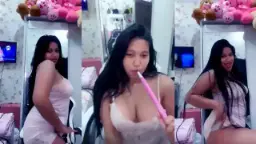 Vira Gemoy Montok Menggoda Kembali Dengan Ebot Yang Menggairahkan