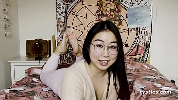 Gadis Cina Imut Ini Sangat Antusias Saat Membuat Video Masturbasi Untuk Kami