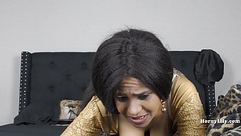 Anak Tiriku Tak Bisa Menahan Diri, Akhirnya Nikmati Badan Ibunya