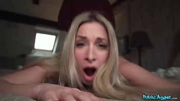 Micky Muffin Si Pirang Menggoda Membungkuk Dan Menggoyang Kontol Martin Demi Uang – Fakehub