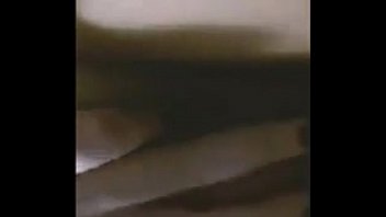 Istri Desi Meraba-raba Dirinya Sendiri Di Kamar Mandi