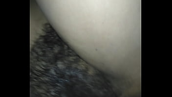 Roket Mini Yang Meluncur Di Antara Paha Panas Gadisku