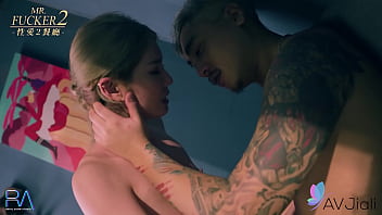 Pelacur Cina Li Zhiyan Ngentot Dengan Pelayan Di Bar