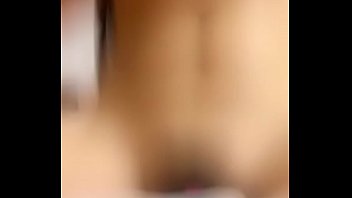 Gadis Tionghoa Seksi Mengocok Memek Di Depan Kamera