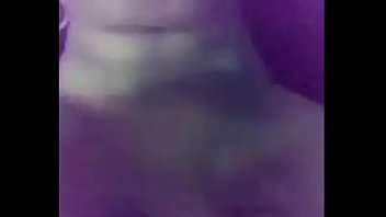 Gadis Desi Menggoda Pacarnya Dengan Memamerkan Tubuhnya Yang Seksi Untuk Pria Lain