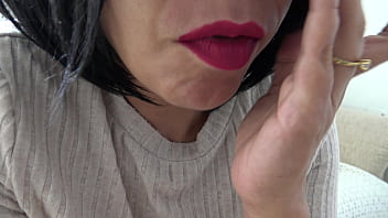 Gadis Mesir Berpayudara Besar Yang Suka Mengoceh Kotor