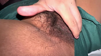 Bhabi India Yang Seksi Lagi Meraba-raba Memek Basah Dan Berbulu Lebatnya