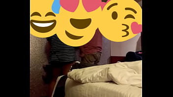 Istri Seksi Desi Menggoda Tukang Kabel Dengan Tubuhnya Yang Menggairahkan