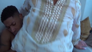 Istri Arab Berbagi Dengan Bbc Raksasa