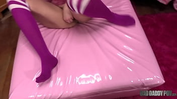 Violet Star, Remaja Latina Yang Menggila, Menggoyang Kontol Ayah Tirinya