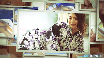 Gadis Jepang Mengisap Penis Dalam-dalam 16