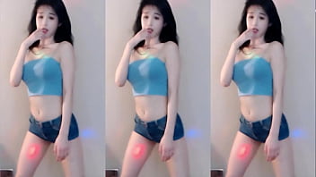 Cô Gái Trung Hoa Quyến Rũ Với điệu Nhảy Nóng Bỏng