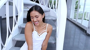 May Thai, Asian Hot Girl Dengan Kontol Besar, Pov Blowjob Dan Telan Sampai Habis