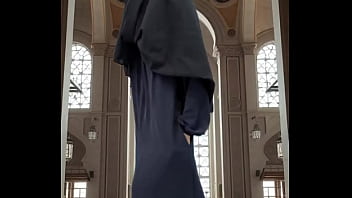 Coba-coba Abaya Dan Hijab Yang Menggoda