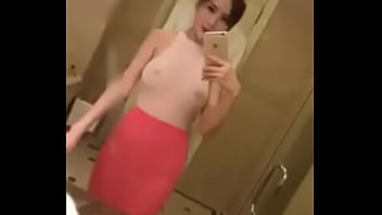 Koleksi Cermin Alice Zhou, Model Tiongkok Yang Menggoda Dan Membara