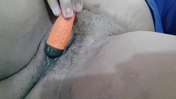 Gadis Arab Berkulit Hitam Manis Memuaskan Diri Dengan Obeng