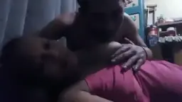 Mengisap Payudara Istri Dengan Nafsu Birahi