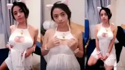 Miera Menggoda Di Onlyfans Dengan Kostum Kucing Yang Menggairahkan