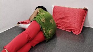 Seorang Pria Mesum Mengebor Lubang Pantat Adiknya Dalam Video Porno Tamil