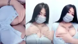 Yessy Menggoda Dengan Sensual Di Mango Live, Meremas Payudara Yang Menggairahkan