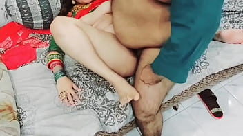 Istri India Bercinta Nyata Dengan Teman Ayah Tirinya, Suara Hindi Jelas Dan Bicara Panas Sepanjang Adegan