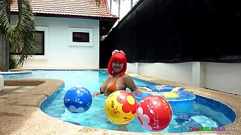 Payudara Alami Montok Di Gadis Thailand Yang Menggoda