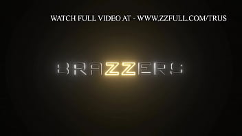 Tru Kait Memamerkan Keahliannya Dengan Squeegee Di Brazzers
