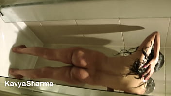 Gadis India Gujarat Yang Bergairah Di Bak Mandi, Meremas Payudara Besar Dan Memainkan Memeknya – Film Panas Hindi Lengkap