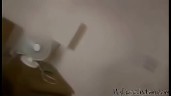 Desi Bibi Seksi Dengan Sari, Adegan Panas Dengan Suara Seru Dalam Bahasa Hindi
