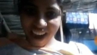 Gadis Desa Menggoda Dengan Topless Di Video Call Panas