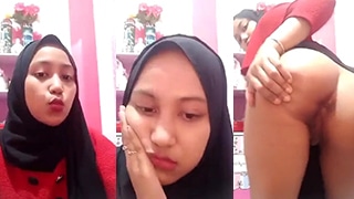 Ukhti Berjilbab Tergoda, Kirim Foto Mesra Untuk Pacar