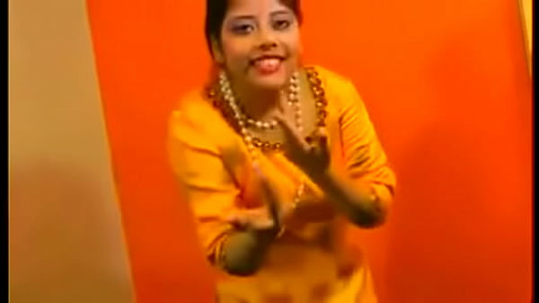Rupali Bhabhi, Istri India Seksi, Menggoda Dengan Tubuh Telanjangnya