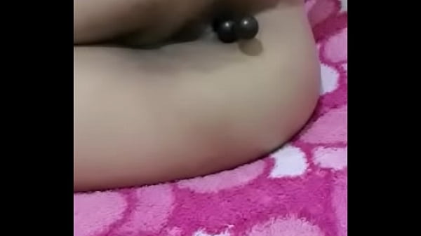 Mainin Dildo Anal Dan Bola-bola China Yang Menggoda