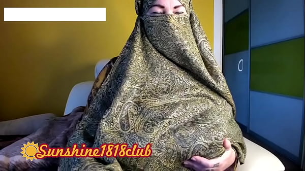 Rekaman Webcam 10 November: Milf Turki Arab Berjilbab Dengan Payudara Besar