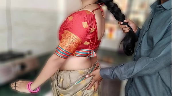 गांव की मसालेदार भाभी और उसका देवर पहली बार किचन में गरमा-गरम सेक्स, देसी बेब की तंग चूत का वायरल वीडियो