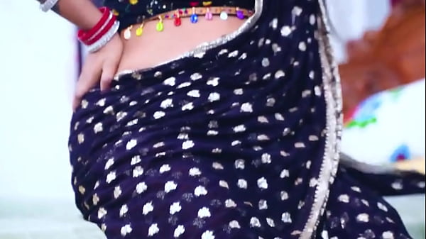 Bokong Montok Bhabhi India Digoyang Sa Dapur – Ngentot Desi Panas