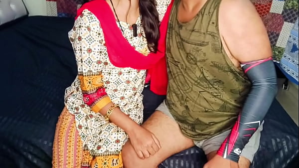 Mami Ko Paisa Kamane Ka Jabard Ast Tarika Bataya Aur Phir Uske Bhanje Ne Uski Chut Ki Aag Bujhai
