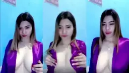Celupkan Lidah Ke Belahan Toket Mulus Hanny Yang Menggoda