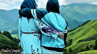 Istri Berjilbab Nakal Menggila, Melahap Cairan Lelaki Simpanan Saat Suami Asyik Berlibur Di Bali Bersama Gebetannya