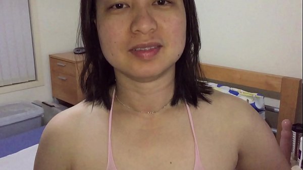 Milf Asia – Mainkan Memeknya Untuk Penggemar Xvideos Dengan Stoking Tubuh Warna Merah Jambu Yang Menggoda