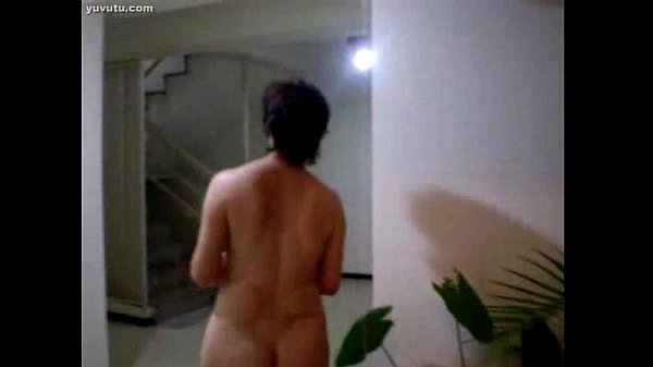 Pantat Dewasa Tionghoa Yang Basah Saat Menyirami Tanaman